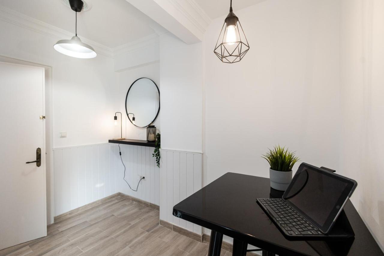Nordik Rooms Urban - Urena "Grindavik" Малага Екстериор снимка